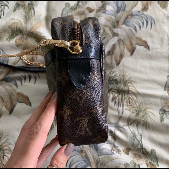 Louis Vuitton Compiegne Crossbody Bag - Picture 3 of 8